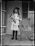 Click image for larger version. 

Name:	girl-glass-plate.jpg 
Views:	85 
Size:	57.4 KB 
ID:	234641
