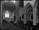 Lacock Church interior 28-12-15.jpg