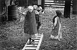 Click image for larger version. 

Name:	Menn children play 84.jpg 
Views:	220 
Size:	72.5 KB 
ID:	193527