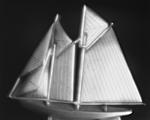 Click image for larger version. 

Name:	Bluenose Yacht cast model-No Name Petzual-HP5.jpg 
Views:	108 
Size:	116.2 KB 
ID:	89501